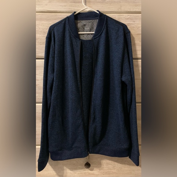 Van Heusen Zip Up - Picture 3 of 3